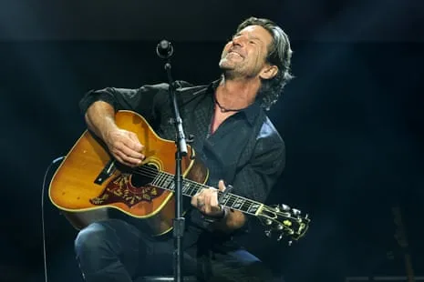 Brett James Dies in Aircraft Accident